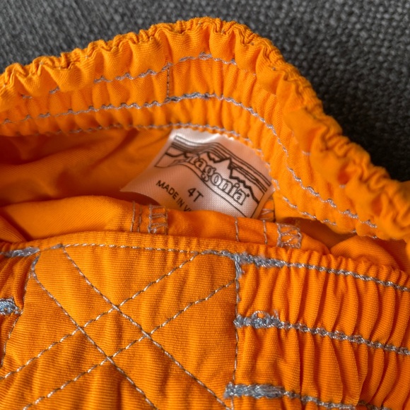 Patagonia toddler shorts - Picture 2 of 3